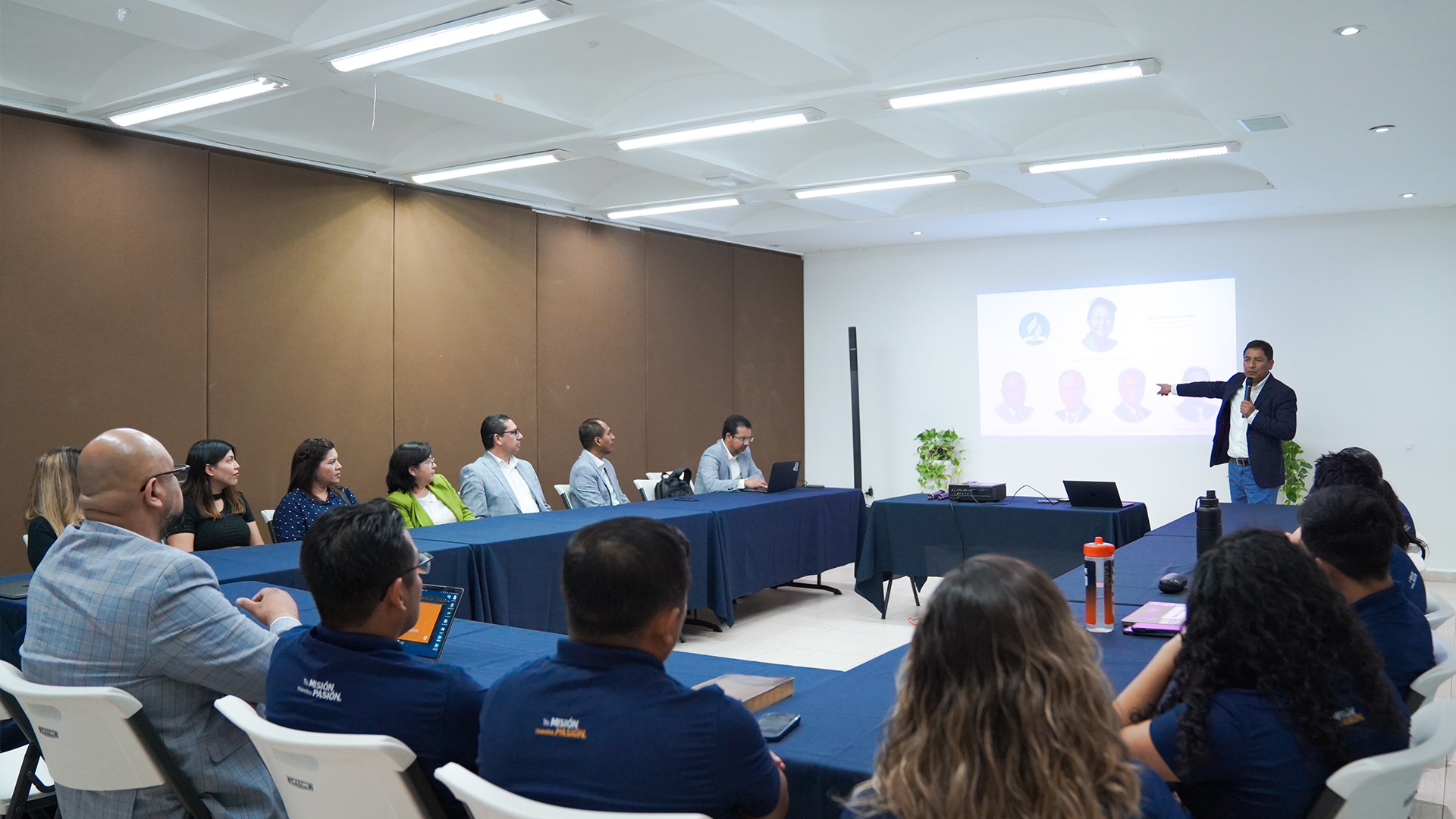 Fortaleciendo la misión educativa: Visita del Dr. Sócrates Quispe a la Unión Mexicana del Norte